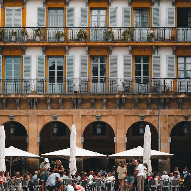 Family terraces and cafés for calm evenings in Düsseldorf